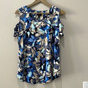 JM Collection Blue and Tan Floral Cold Shoulder Top in size P/P (petite)